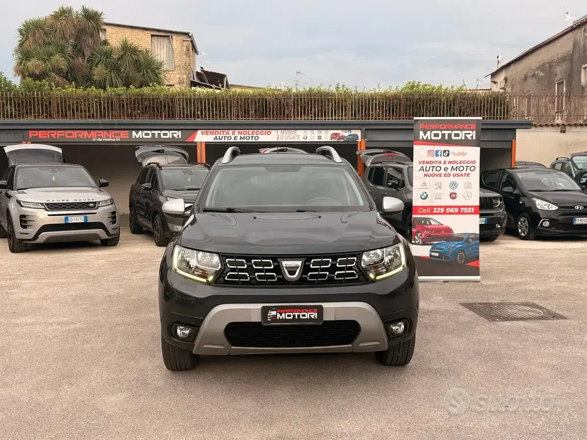 Usata Dacia Duster Prestige 114 CV (83 kW) 2019 Grigio SUV