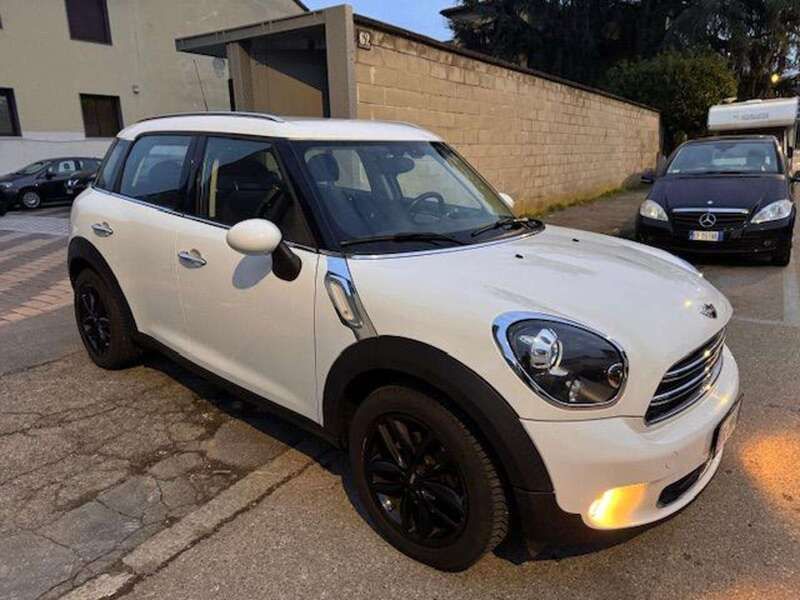 Usata Mini One Countryman 98 CV (72 kW) 2014 Bianco SUV
