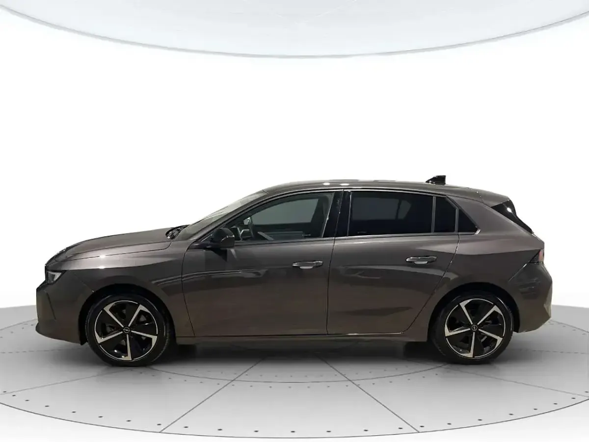 Usata Opel Astra Elegance 131 CV (96 kW) 2024 Grigio Utilitaria