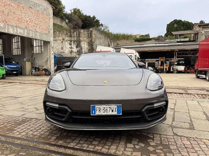 Usata Porsche Panamera Turbo Sport Turismo 550 CV (404 kW) 2018 Grigio scuro metallizzato Berlina