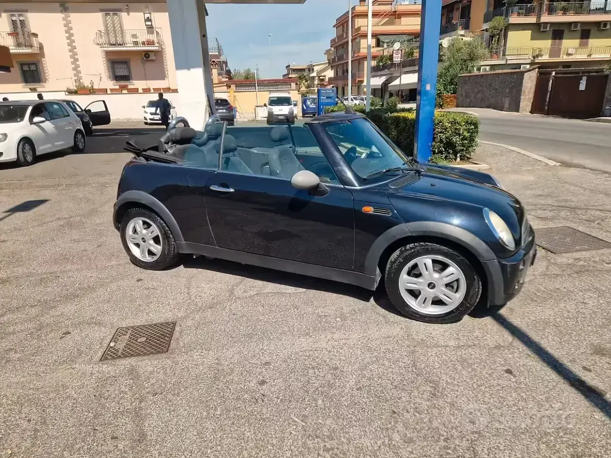 Usata Mini One Cabriolet 90 CV (66 kW) 2006 Nero Cabrio