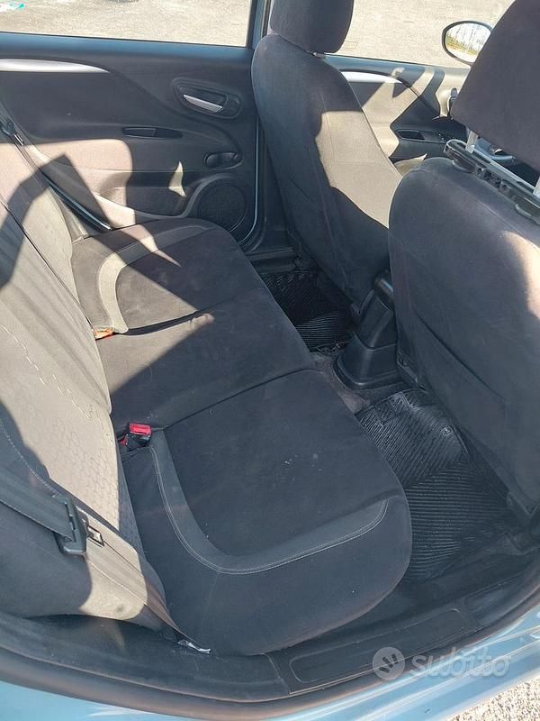 Usata Fiat Punto 77 CV (56 kW) 2015 Utilitaria