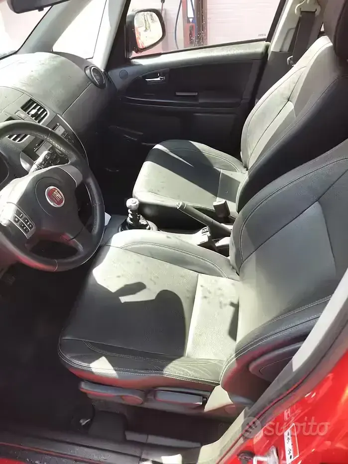 Usata Fiat Sedici 135 CV (99 kW) 2011 Rosso SUV