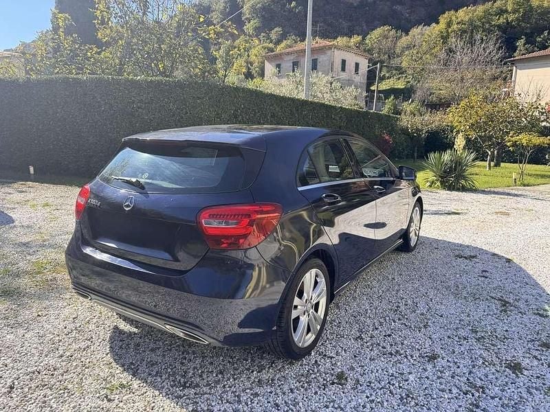 Käytetty Mercedes A180 Edition 109 HP (80 kW) 2017 Sedan