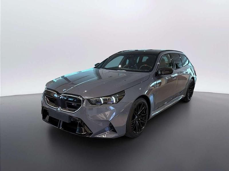 Nuova BMW M5 727 CV (534 kW) 2026 Storm bay metallizzato Station wagon