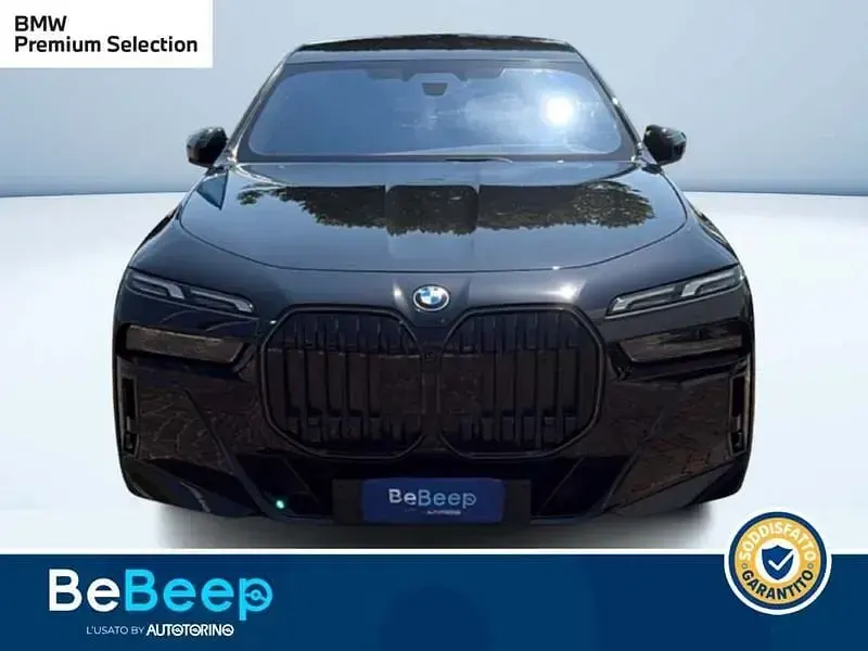 Usata BMW 750e M Sport 489 CV (359 kW) 2025 Nero metallizzato Berlina