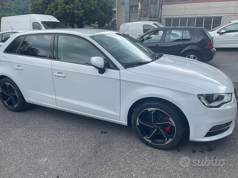 Bianco Usata 2016 Audi A3 Tre volumi | 14.500 € (Buon prezzo) - Immagine 1/4