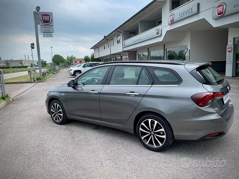 Usata Fiat Tipo Wagon 120 CV (88 kW) 2019 Grigio Station wagon