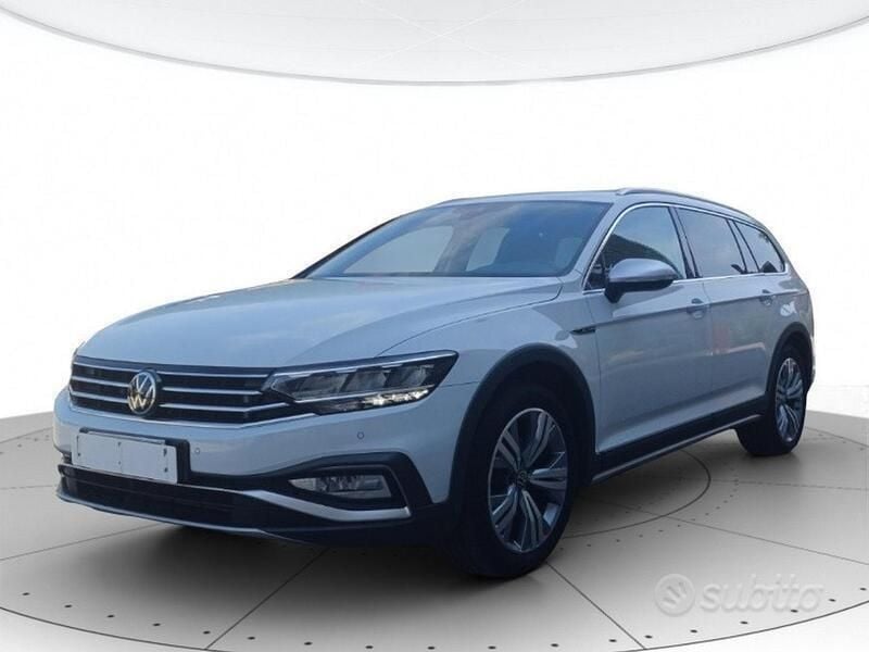 Glacier white metallizzato Usata 2022 VW Passat Alltrack Station wagon | 31.900 € (Buon prezzo) - Immagine 1/4