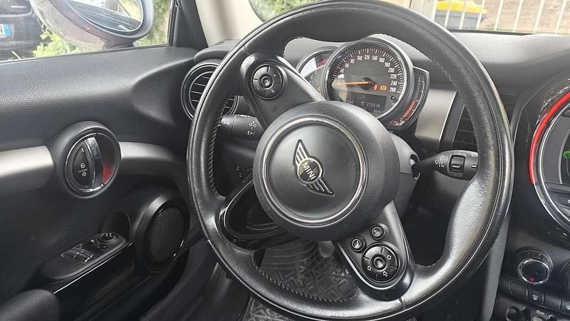 Usata Mini Cooper D 116 CV (85 kW) 2019 Arancione Utilitaria