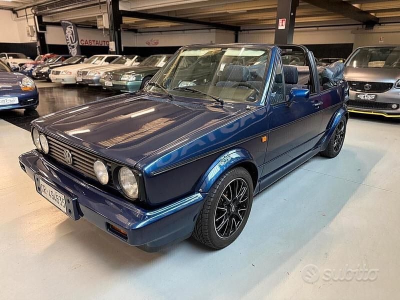 Usata VW Golf Cabriolet 98 CV (72 kW) 1993 Blu Cabrio