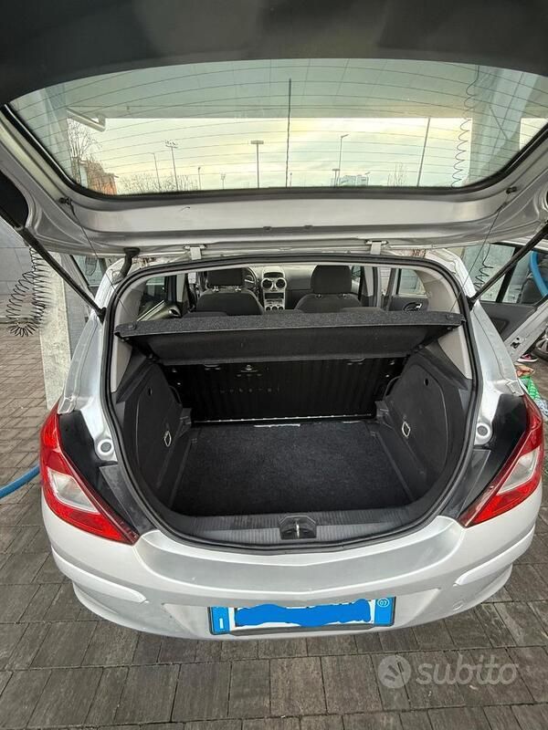 Grigio Usata 2007 Opel Corsa Due volumi | 4000 € (Cara) - Immagine 1/4