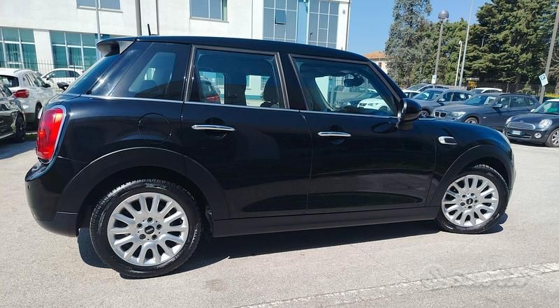 Usata Mini One D Business 116 CV (85 kW) 2015 Nero Utilitaria