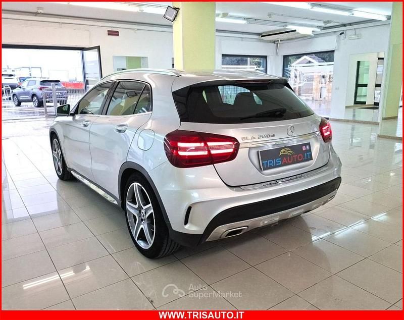 Usata Mercedes GLA200 Premium 137 CV (100 kW) 2019 Argento SUV