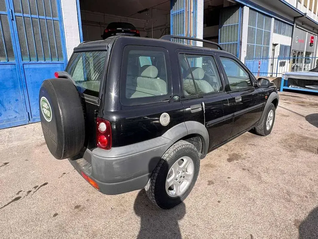 Usata Land Rover Freelander 103 CV (75 kW) 2000 Nero SUV