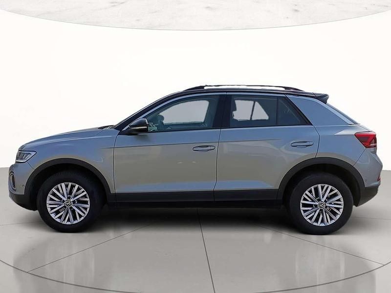 Usata VW T-Roc Life 110 CV (80 kW) 2023 Pyrit silver metallizzato nero SUV