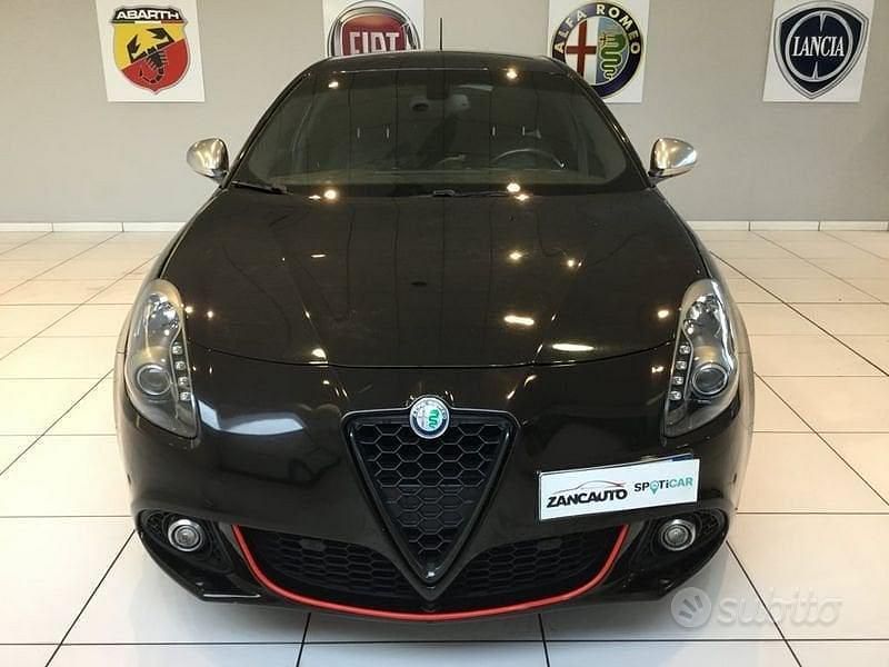 Usata Alfa Romeo Giulietta Quadrifoglio 241 CV (177 kW) 2014 Nero Utilitaria