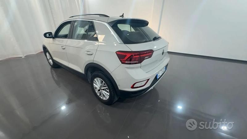 Usata VW T-Roc Life 110 CV (80 kW) 2022 Grigio SUV