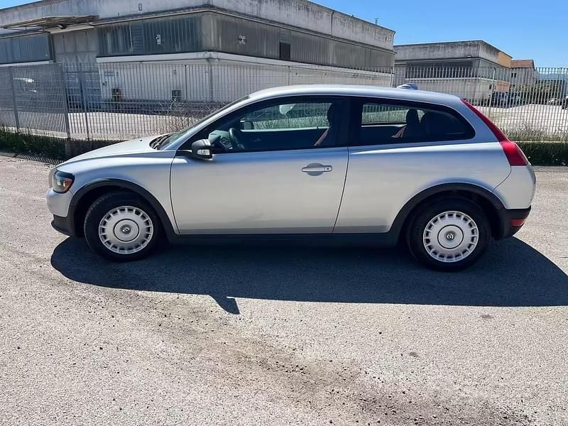 Usata Volvo C30 Kinetic 101 CV (74 kW) 2008 Grigio Utilitaria