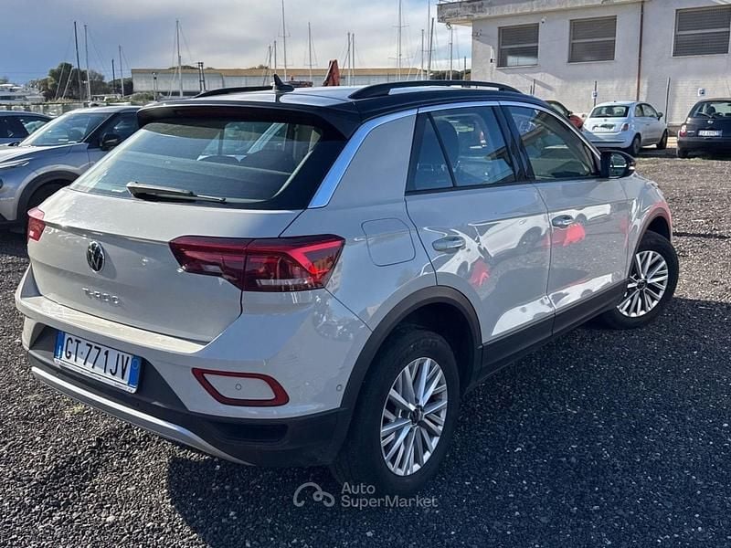 Usata VW T-Roc Life 150 CV (110 kW) 2024 Beige SUV