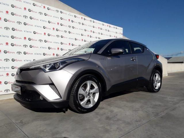 Usata Toyota C-HR Active 122 CV (89 kW) 2018 Argento metallizzato SUV