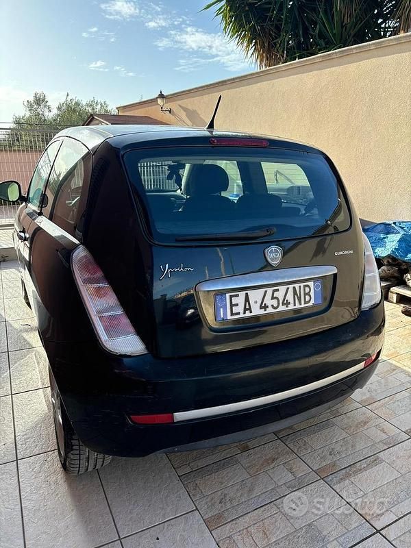 Usata Lancia Ypsilon 69 CV (50 kW) 2011 Nero Utilitaria