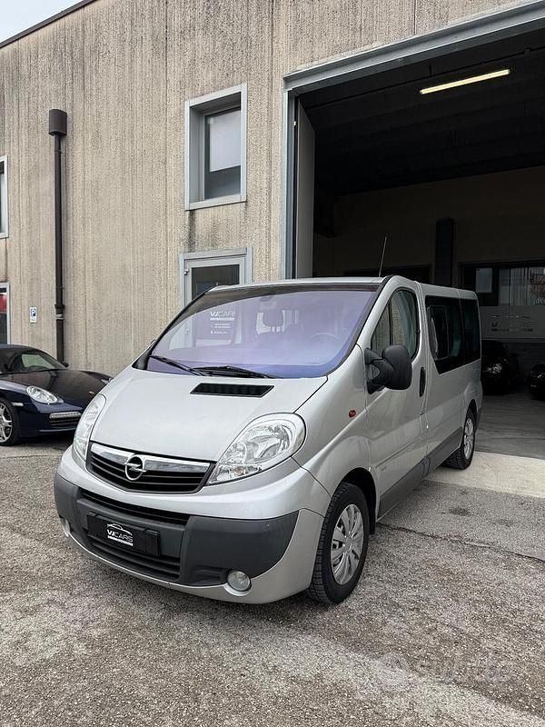 Usata Opel Vivaro 114 CV (83 kW) 2008 Grigio Monovolume