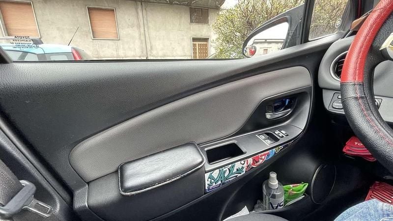 Usata Toyota Yaris 99 CV (72 kW) 2015 Utilitaria