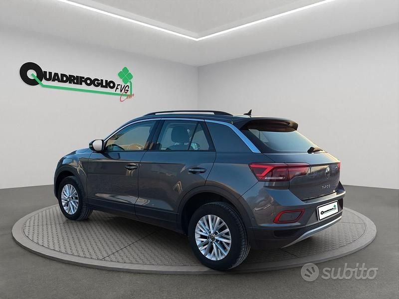 Usata VW T-Roc Life 150 CV (110 kW) 2022 Grigio SUV
