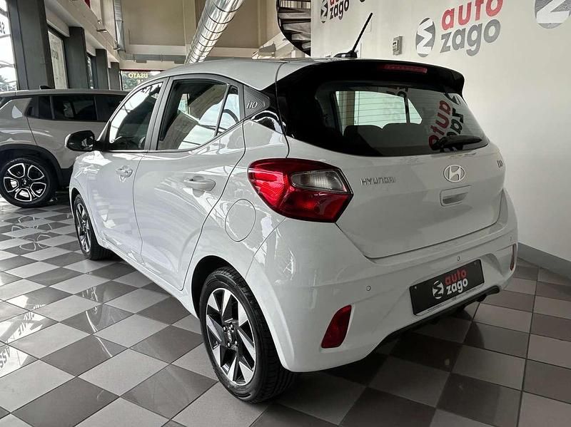 Usata Hyundai i10 67 CV (49 kW) 2023 Atlas white Utilitaria