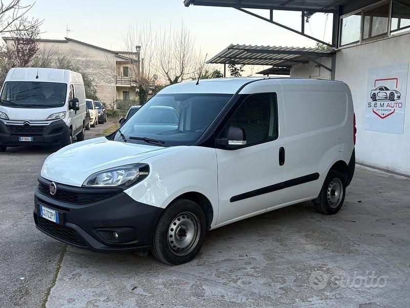 Usata Fiat Doblò Business 95 CV (69 kW) 2021 Bianco Monovolume