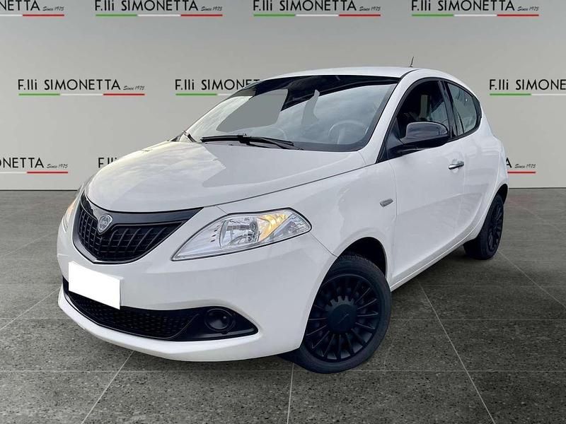 Usata Lancia Ypsilon Silver 69 CV (50 kW) 2023 Bianco Utilitaria