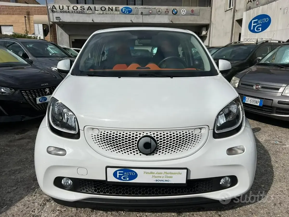 Usata Smart ForFour Passion 71 CV (52 kW) 2015 Bianco Utilitaria