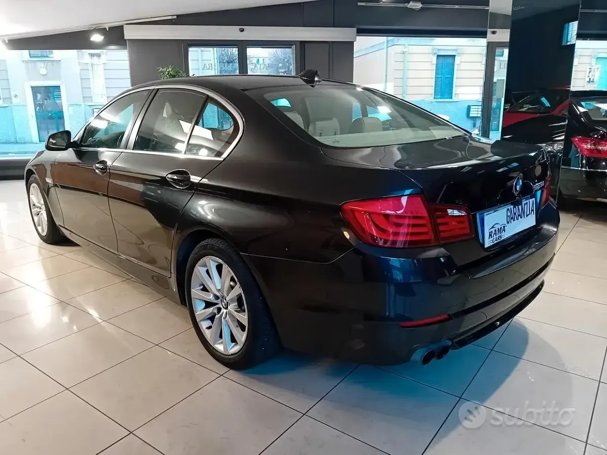 Usata BMW 523 204 CV (150 kW) 2010 Grigio Berlina