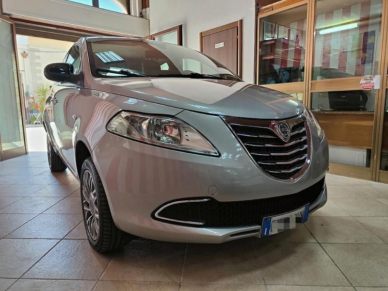 Usata Lancia Ypsilon Gold 85 CV (62 kW) 2013 Marrone Utilitaria