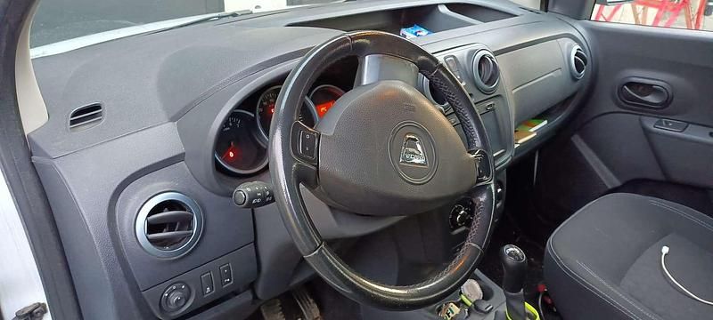 Usata Dacia Dokker Lauréate 75 CV (55 kW) 2016 Monovolume