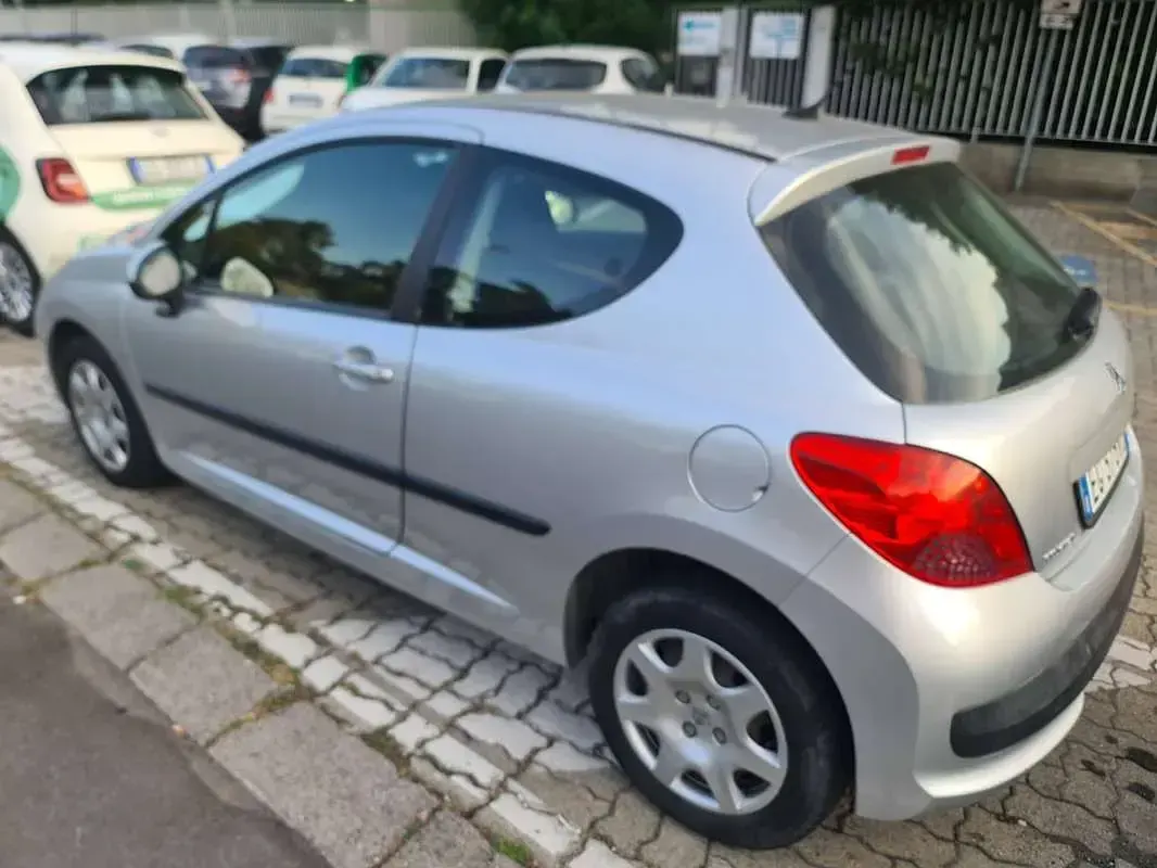 Usata Peugeot 207 Sport 95 CV (69 kW) 2010 Argento Berlina