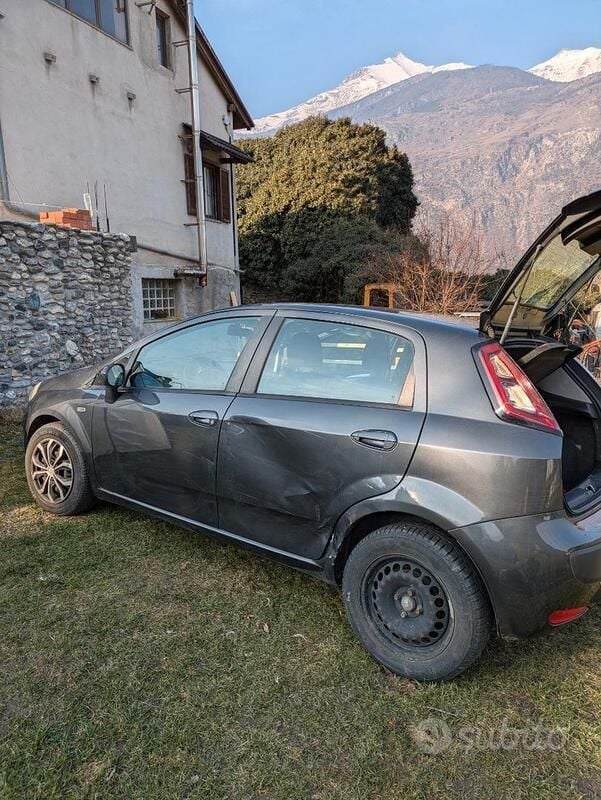 Usata Fiat Punto Evo 95 CV (69 kW) 2011 Nero Utilitaria