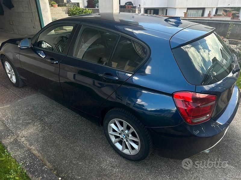 Usata BMW 116 Sport Line 116 CV (85 kW) 2012 Blu Utilitaria