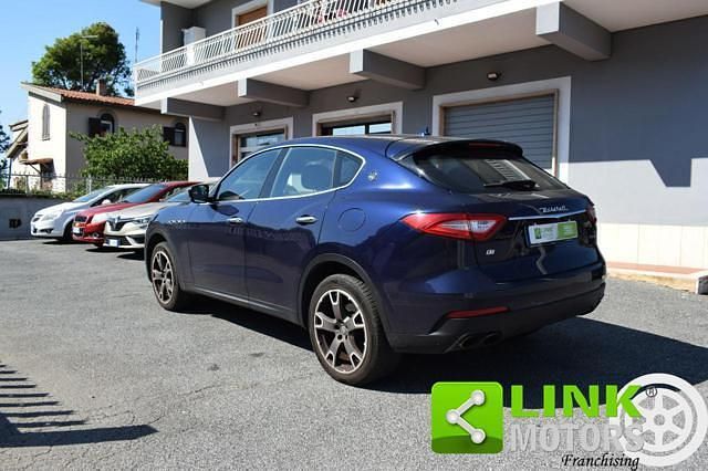 Usata Maserati Levante GranLusso 275 CV (202 kW) 2018 Blu SUV