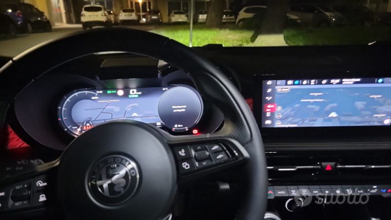 Usata 2023 Alfa Romeo Tonale Edizione Speciale SUV | 38.000 € (Molto cara) - Immagine 1/4