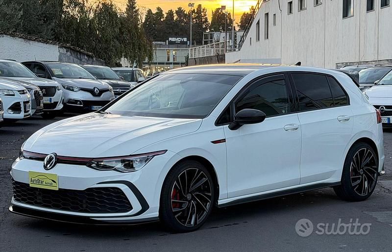 Bianco Usata 2021 VW Golf VIII GTI Tre volumi | 30.900 € (Buon prezzo) - Immagine 1/4