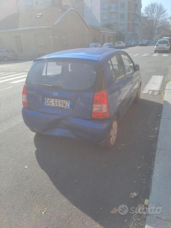 Usata Kia Picanto Spirit 61 CV (44 kW) 2007 Blu Utilitaria