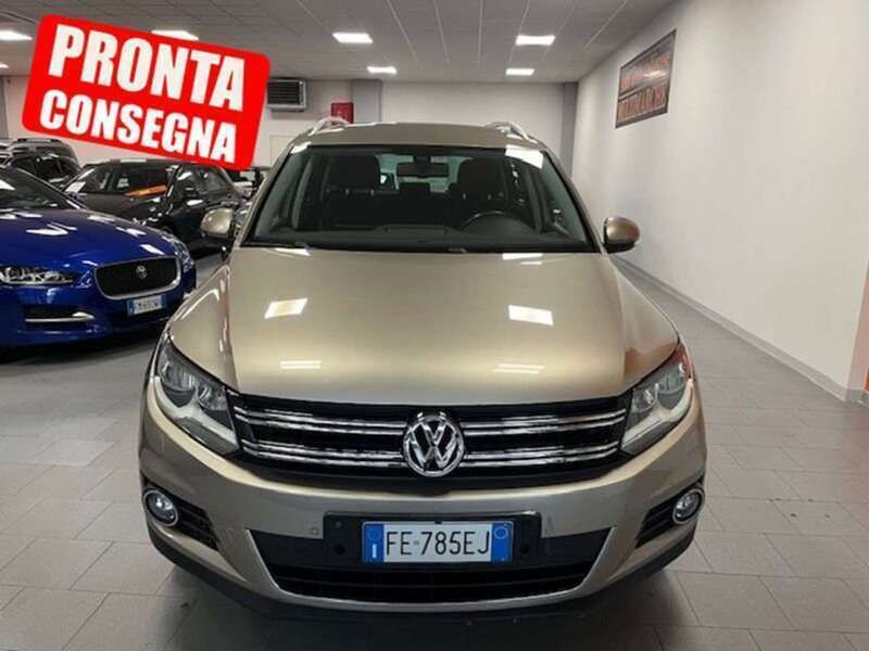Vari colori Usata 2015 VW Tiguan Sportline SUV | 14.900 € (Buon prezzo) - Immagine 1/4
