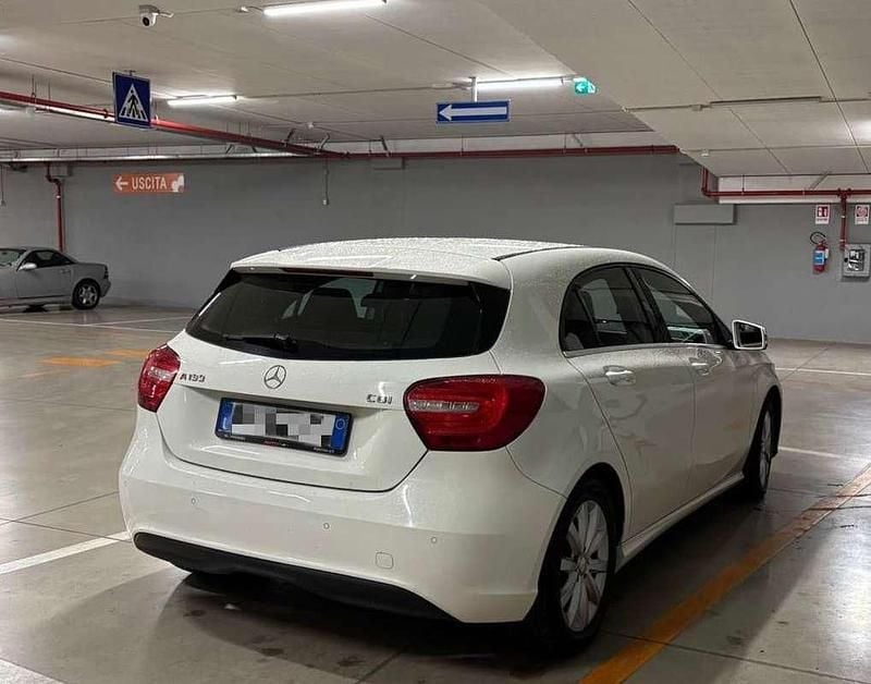 Usata Mercedes A180 109 CV (80 kW) 2015 Berlina