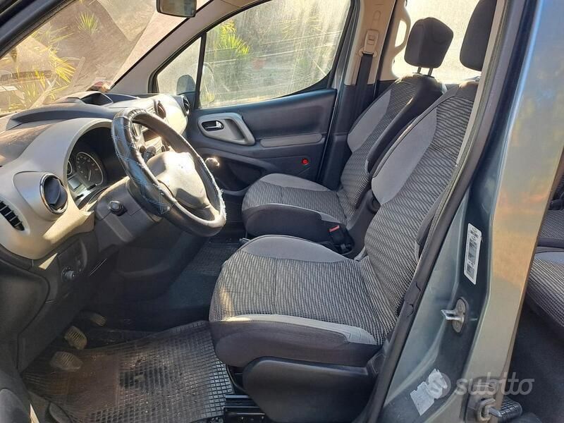 Usata Peugeot Partner 2009 Grigio Monovolume