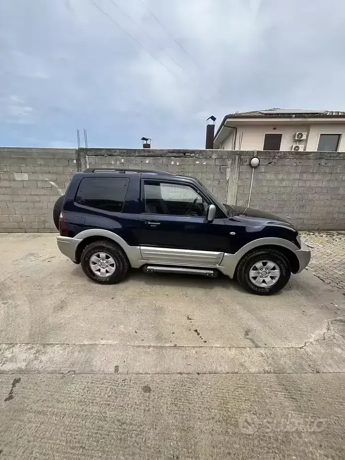 Usata Mitsubishi Pajero 115 CV (84 kW) 2003 Bluazzurro SUV