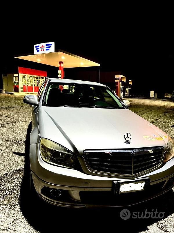 Grigio Usata 2007 Mercedes C220 Tre volumi | 5500 € (Molto cara) - Immagine 1/4