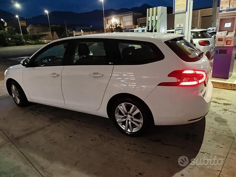 Usata Peugeot 308 Active 131 CV (96 kW) 2021 Bianco Station wagon