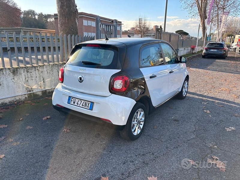 Usata Smart ForFour Passion 71 CV (52 kW) 2019 Bianco Utilitaria